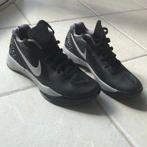 NIKE Flywore Valleyball Sneakers